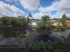 108 Royal Park Drive 2H, Oakland Park FL 33309