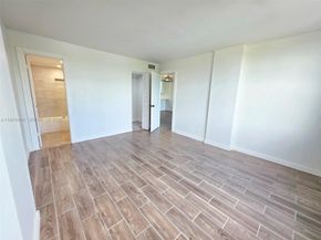 108 Royal Park Drive 2H, Oakland Park FL 33309