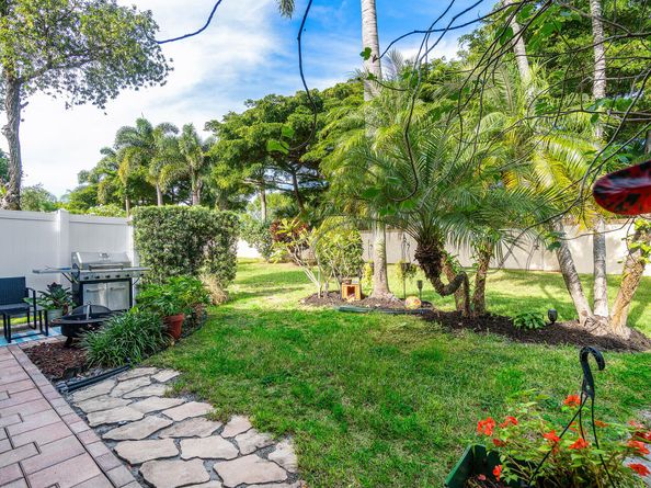 6805 Sun River Road, Boynton Beach FL 33437