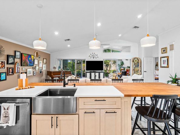 6805 Sun River Road, Boynton Beach FL 33437