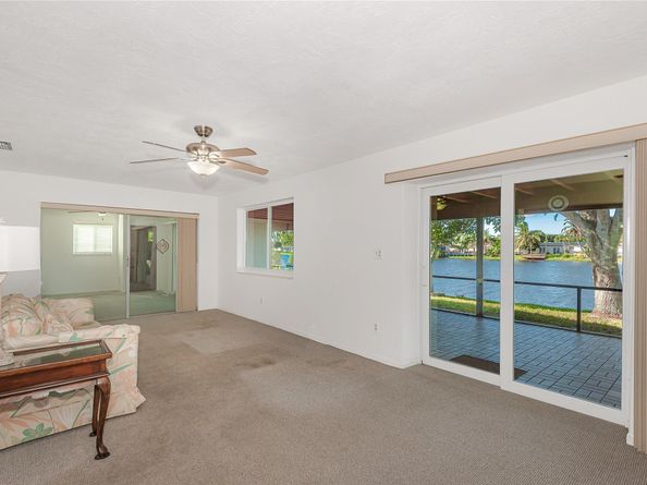 1940 NW 107 Ave, Pembroke Pines FL 33026