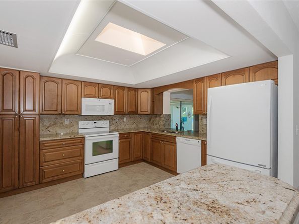 1940 NW 107 Ave, Pembroke Pines FL 33026