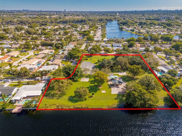 1940 NW 107 Ave, Pembroke Pines FL 33026