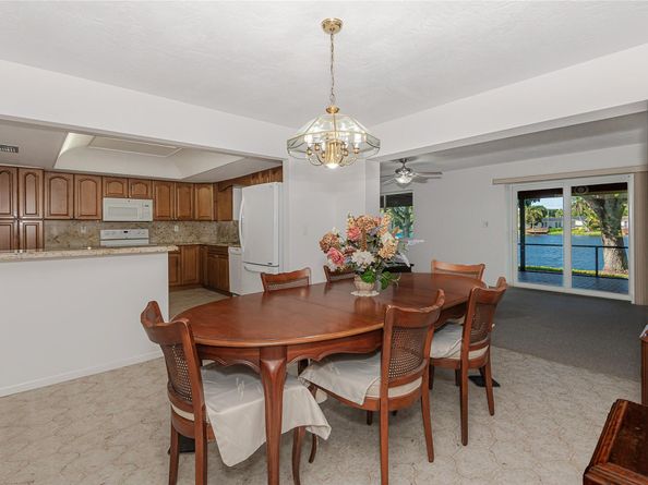 1940 NW 107 Ave, Pembroke Pines FL 33026