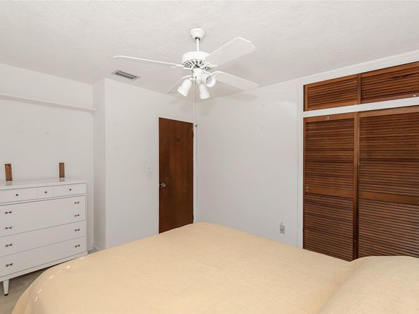 1940 NW 107 Ave, Pembroke Pines FL 33026