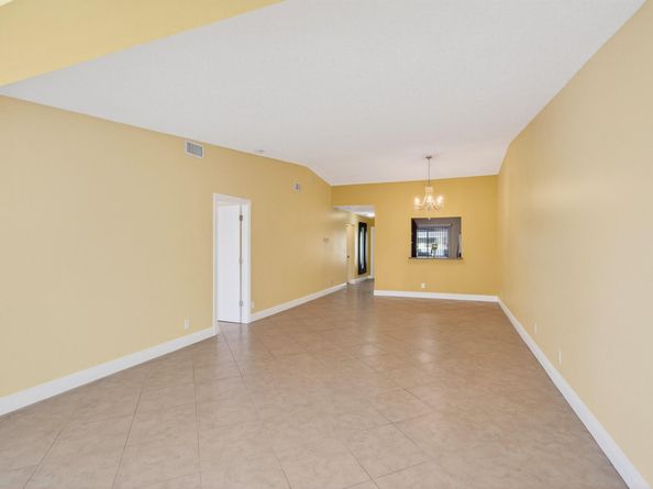 4330 Lucerne Villas Lane, Lake Worth FL 33467