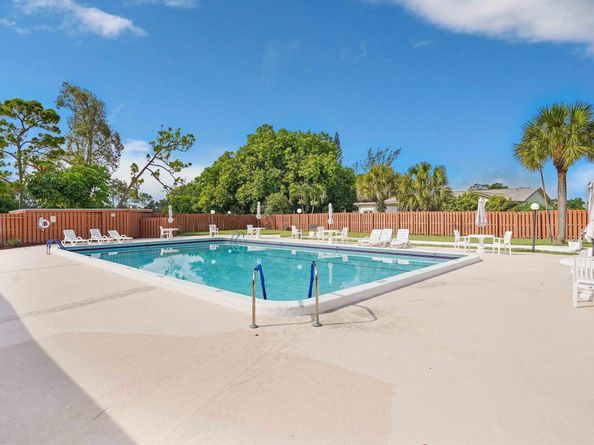 4330 Lucerne Villas Lane, Lake Worth FL 33467