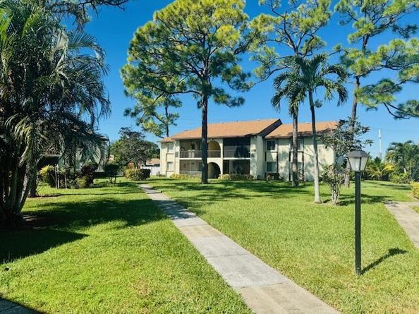 3541 Long Pine Court C1, Greenacres FL 33463