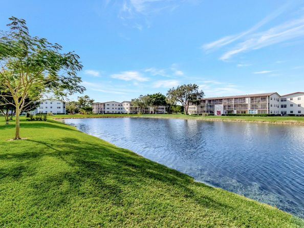 536 Fanshaw M, Boca Raton FL 33434
