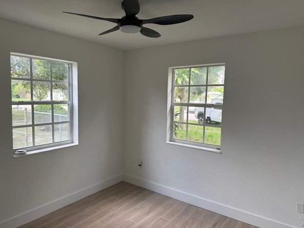 5264 NE 15th Ave, Pompano Beach FL 33064