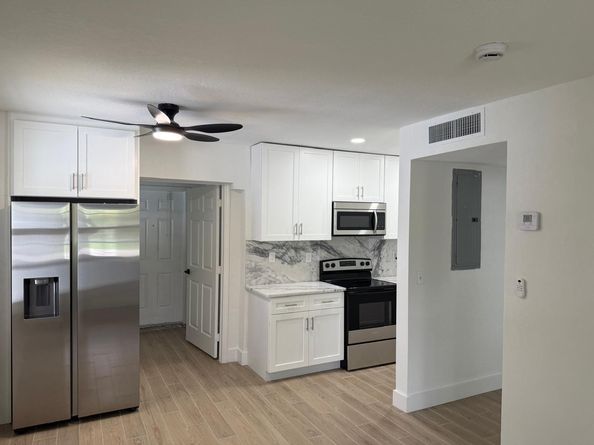 5264 NE 15th Ave, Pompano Beach FL 33064