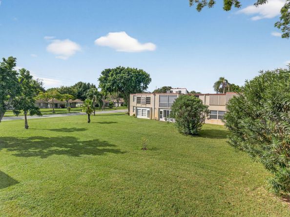 10 Willowbrook Lane 204, Delray Beach FL 33446