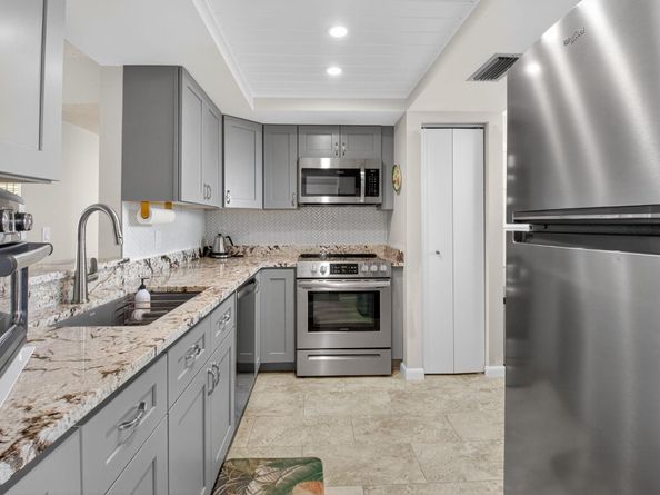 10 Willowbrook Lane 204, Delray Beach FL 33446