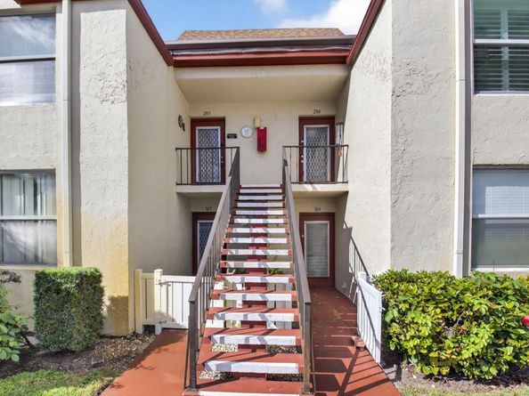 10 Willowbrook Lane 204, Delray Beach FL 33446
