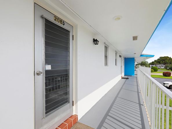 1113 Lake Terrace 208, Boynton Beach FL 33426