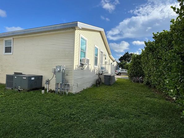 1451 Michelle Dr N Lot 34, West Palm Beach FL 33401