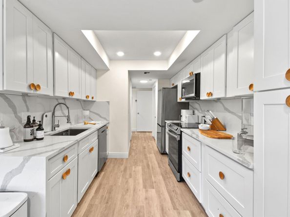 3322 Casseekey Island Road 302, Jupiter FL 33477