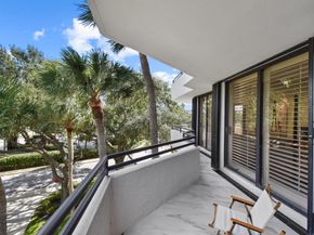 3322 Casseekey Island Road 302, Jupiter FL 33477