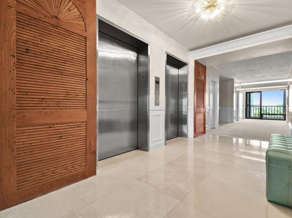 3322 Casseekey Island Road 302, Jupiter FL 33477