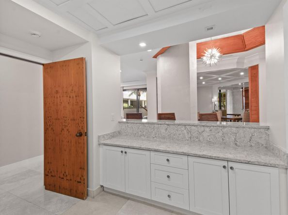3322 Casseekey Island Road 302, Jupiter FL 33477