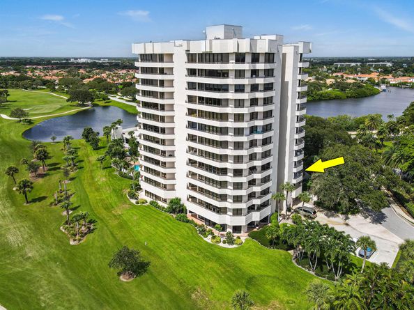3322 Casseekey Island Road 302, Jupiter FL 33477