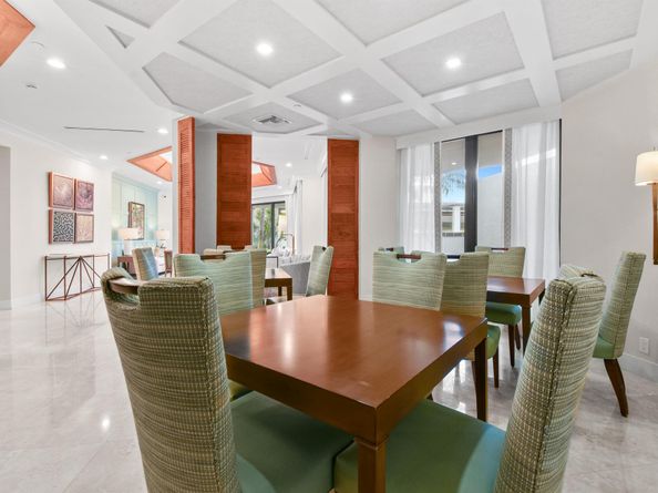 3322 Casseekey Island Road 302, Jupiter FL 33477
