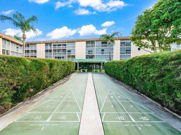 300 Village Green Circle S 206, Palm Springs FL 33461