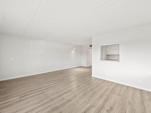 300 Village Green Circle S 206, Palm Springs FL 33461