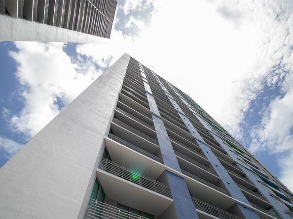 335 S Biscayne Blvd 2400, Miami FL 33131