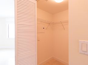 335 S Biscayne Blvd 2400, Miami FL 33131