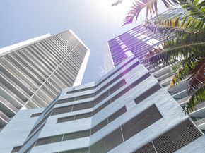 335 S Biscayne Blvd 2400, Miami FL 33131