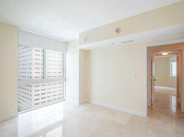 335 S Biscayne Blvd 2400, Miami FL 33131
