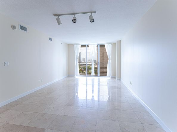 335 S Biscayne Blvd 2400, Miami FL 33131