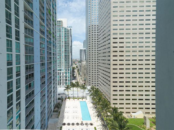 335 S Biscayne Blvd 2400, Miami FL 33131