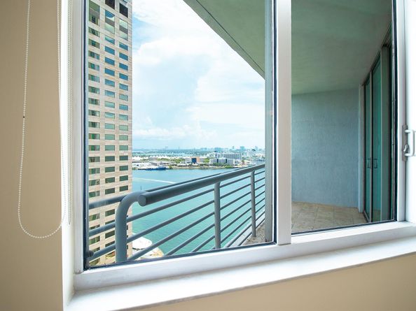 335 S Biscayne Blvd 2400, Miami FL 33131