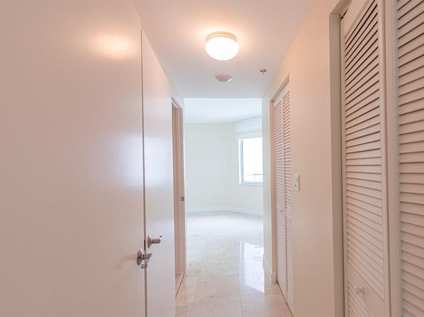 335 S Biscayne Blvd 2400, Miami FL 33131
