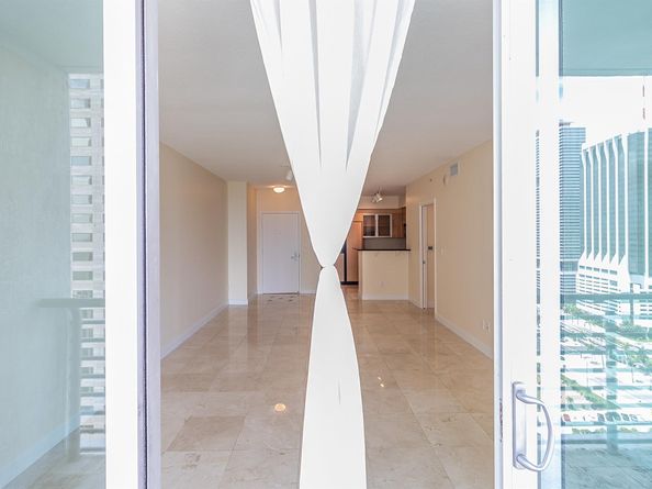 335 S Biscayne Blvd 2400, Miami FL 33131