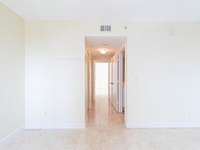 335 S Biscayne Blvd 2400, Miami FL 33131