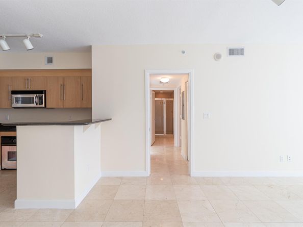 335 S Biscayne Blvd 2400, Miami FL 33131