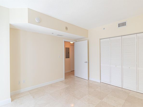 335 S Biscayne Blvd 2400, Miami FL 33131