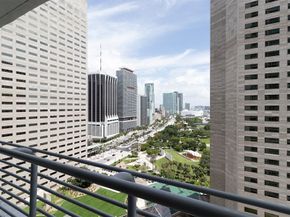 335 S Biscayne Blvd 2400, Miami FL 33131
