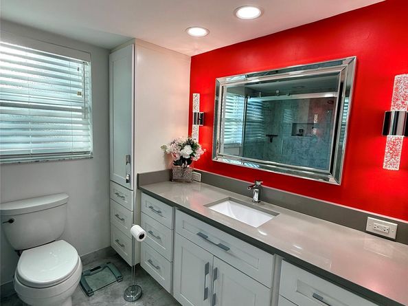 545 Oaks Ln 410, Pompano Beach FL 33069