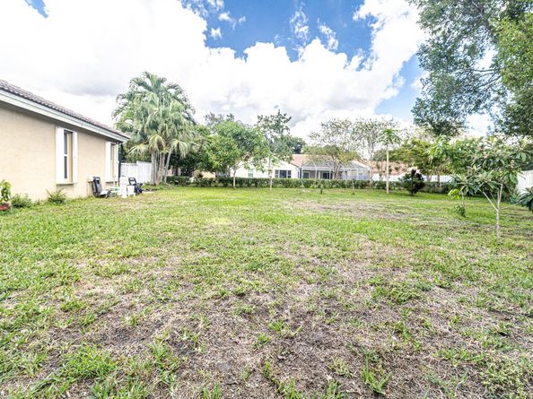 13063 NW 11th Ct, Sunrise FL 33323