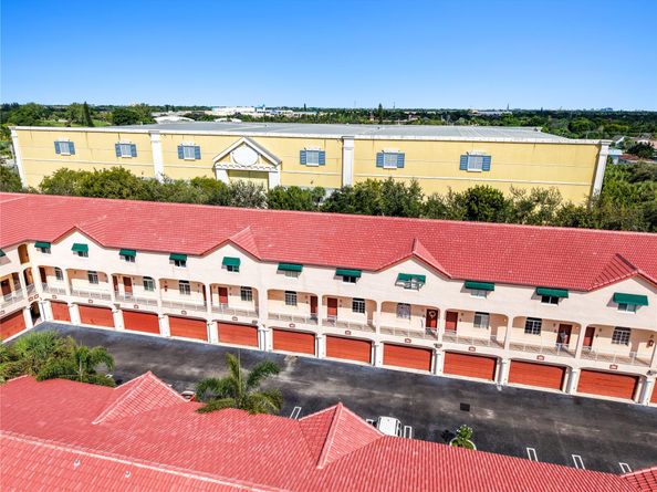 2453 NE 14th Street Cswy, Pompano Beach FL 33062