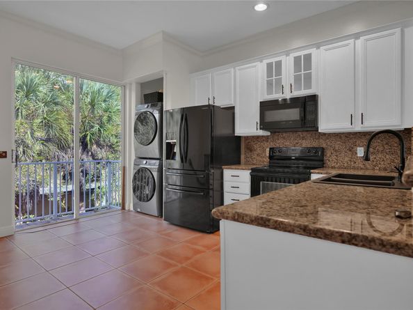 2453 NE 14th Street Cswy, Pompano Beach FL 33062