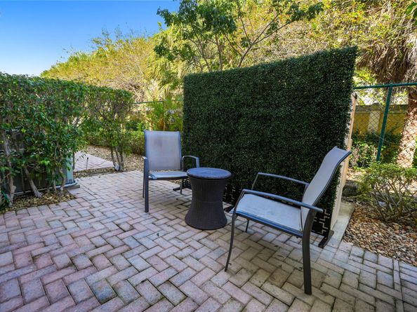 2453 NE 14th Street Cswy, Pompano Beach FL 33062