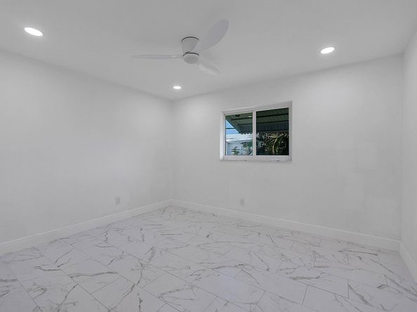 370 S Golf Blvd, Pompano Beach FL 33064