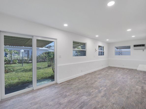 370 S Golf Blvd, Pompano Beach FL 33064