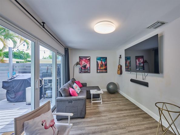 801 NE 15th St, Fort Lauderdale FL 33304