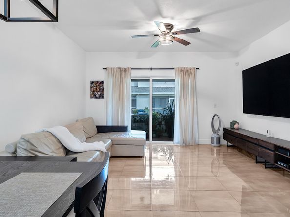 12 Fleming Court, Weston FL 33326